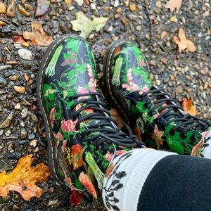 Women’s Dr Martens 1460 Pascal 8 Eye Wild Botanics (Women's) Size 5